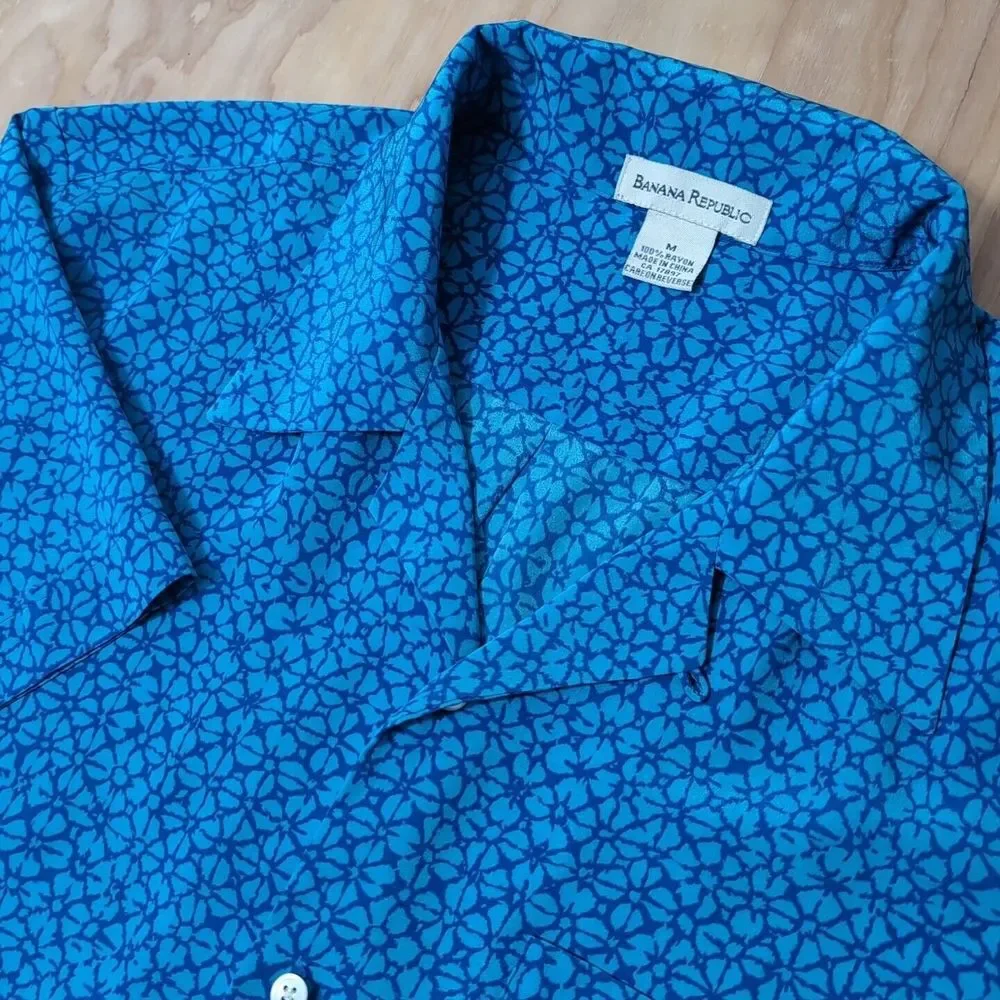 RARE Banana Republic Mens Shirt Size Med Floral Hawaiian‎ 100% Rayon Blue EUC